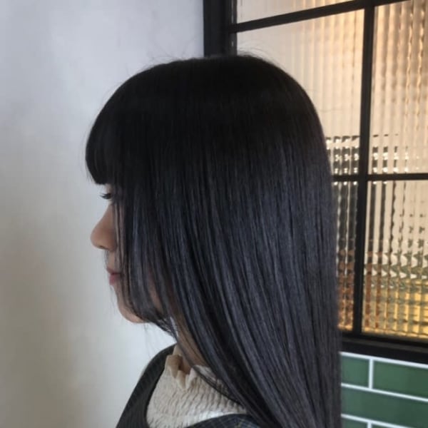 重めバング モード ストレート 重めスタイル