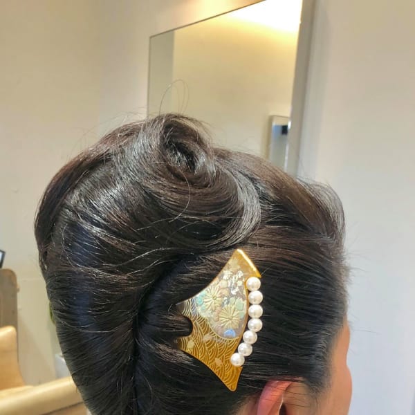 夜会巻きアレンジスタイル