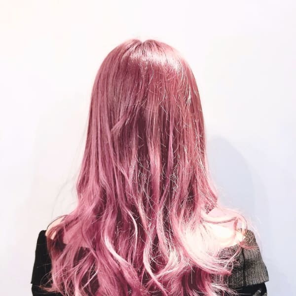 Wカラーでも艶のある仕上がりに☆スモーキーピンク