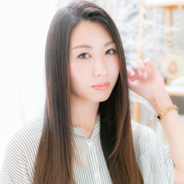 黒髪も◎小顔ナチュラルツヤストレート エレガントロング