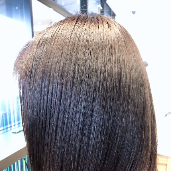 ハイダメージ毛の縮毛矯正と天然小麦粉カラー