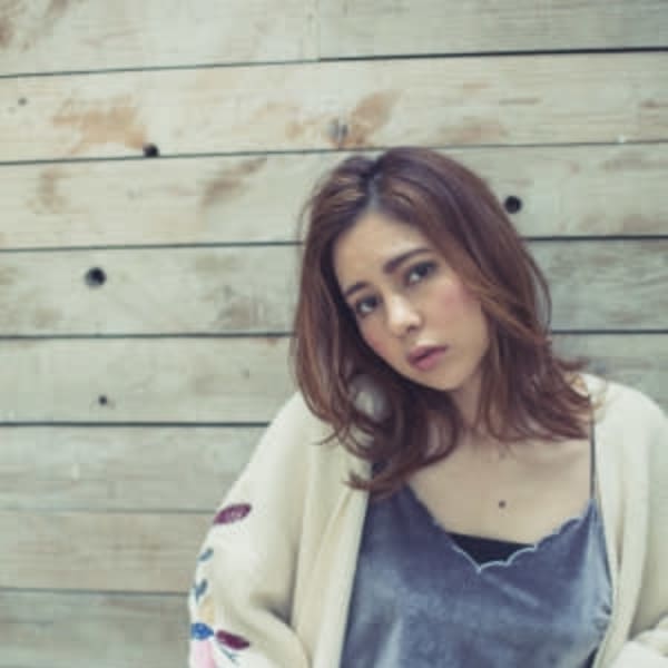 外ハネレイヤーセミロング|LUNALUNAbyOcean's山形嶋店