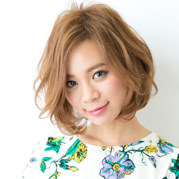 かき上げ前髪大人ボブ