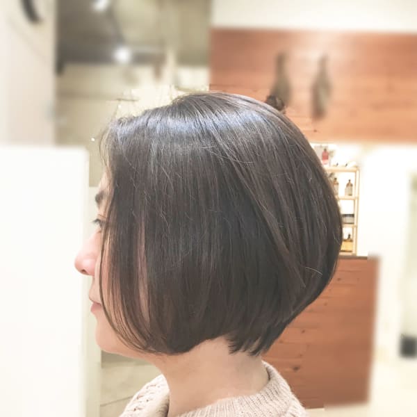 アッシュベージュx前下がりボブ|Marco