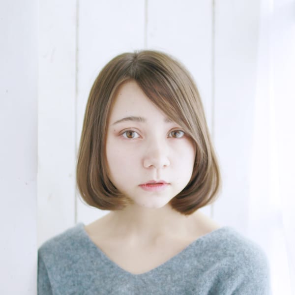 ロングバングのナチュラルボブスタイル