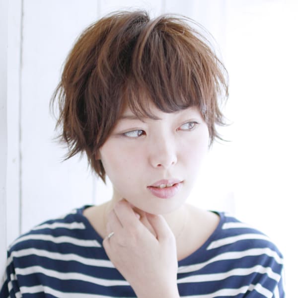 カジュアルショートの外ハネスタイル