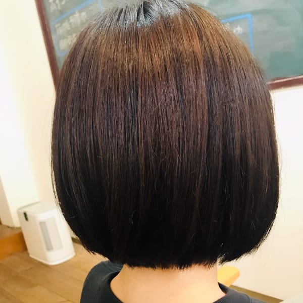 ダメージをなくしてキレイにするには【カット・トリートメント】