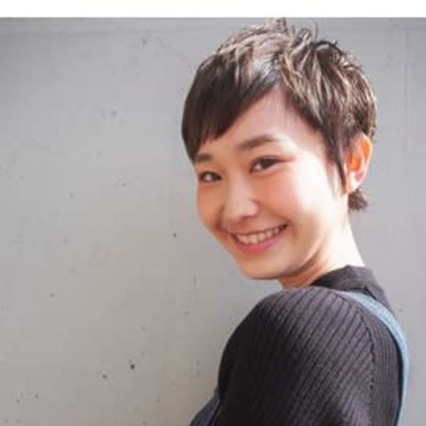 透け感ショートヘア