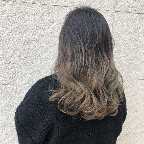 バレイヤージュグラデーション