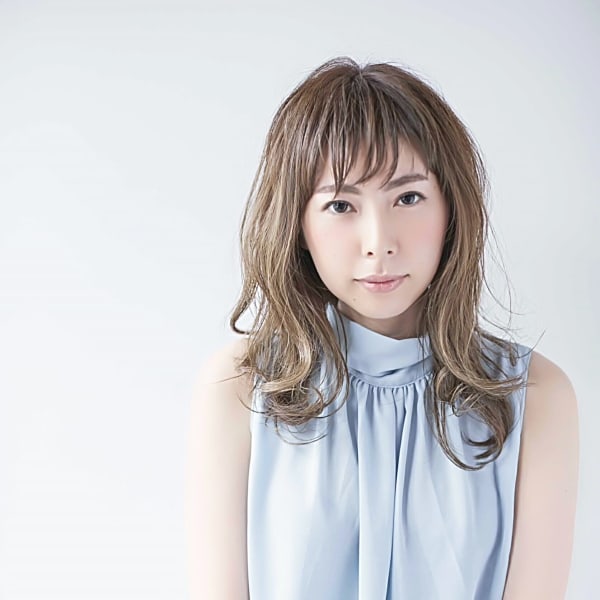 ドライな質感な旬先取りボリュームヘアー!