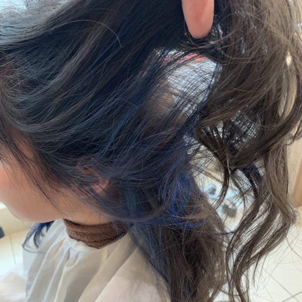 マリンブルーのインナーカラー×シルバー