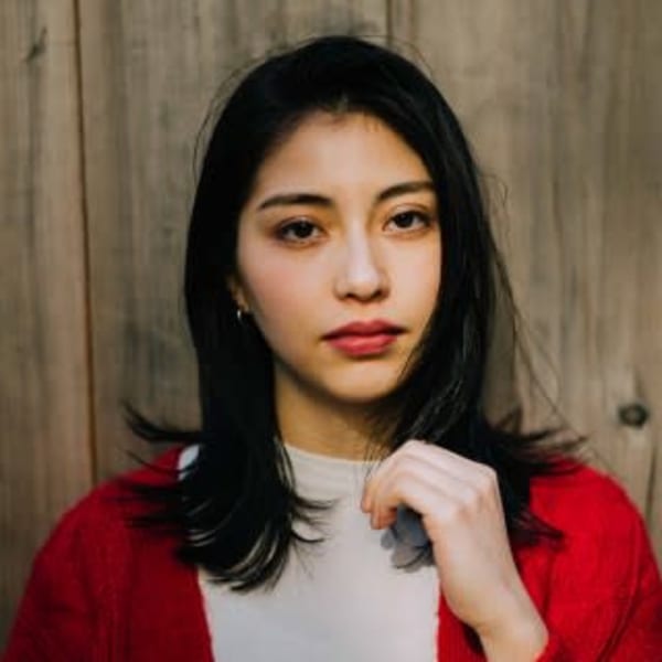 大人かっこいい外ハネミディ