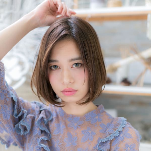 外国人風…チラ見え目元のノーバングstyle クールボブ