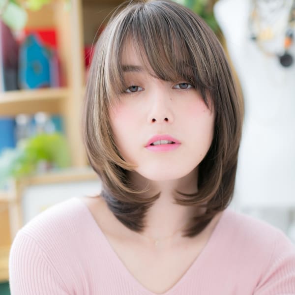 斜めバングで小顔見せ…大人ボブディニュアンスカール