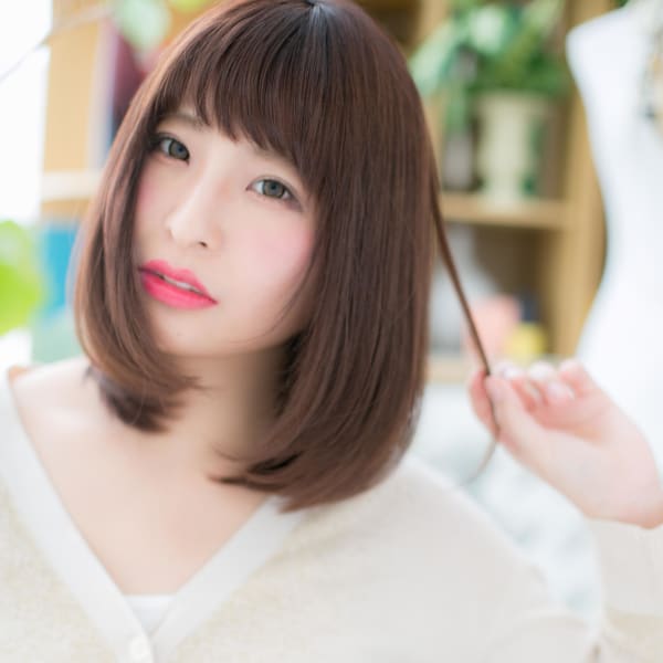 大人かわいい♪ボルドーカラー小顔ワンカール ガーリーボブ