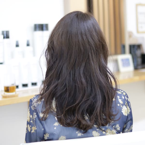 濃厚アッシュ×抜け感ゆるロング|AILE