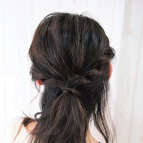 黒髪パーマ×ハーフアップ