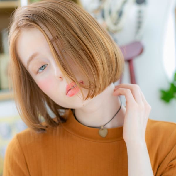 ハイトーンで外国人風!前下がりミニマムボブ クールボブ