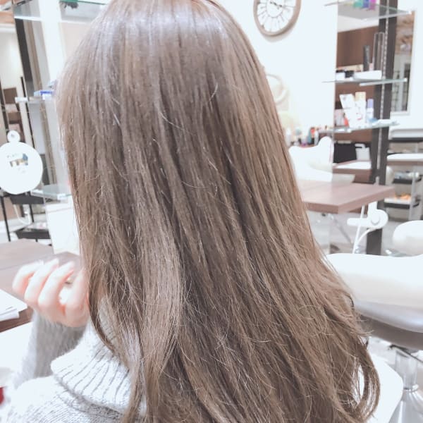 ブラウングレージュ
