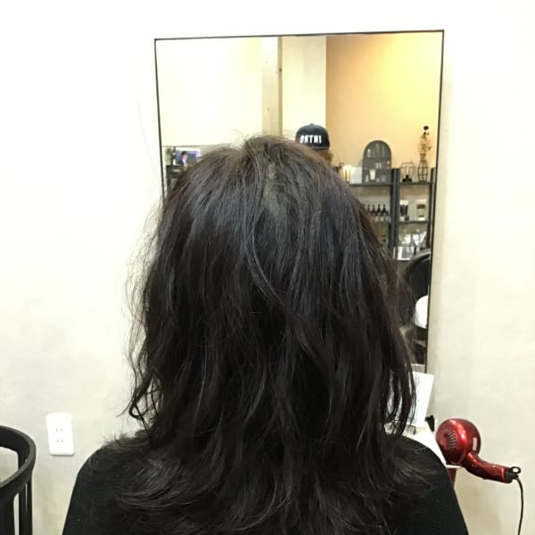 大きめのカールで作るルーズウェーブ