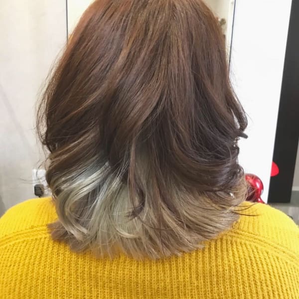 アッシュカラーにシルバーカラーのインナーカラー|-HAIR-Jubilee