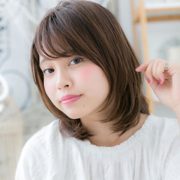 ツヤ&まとまり◎前下がり小顔ミディ ボリュームカール