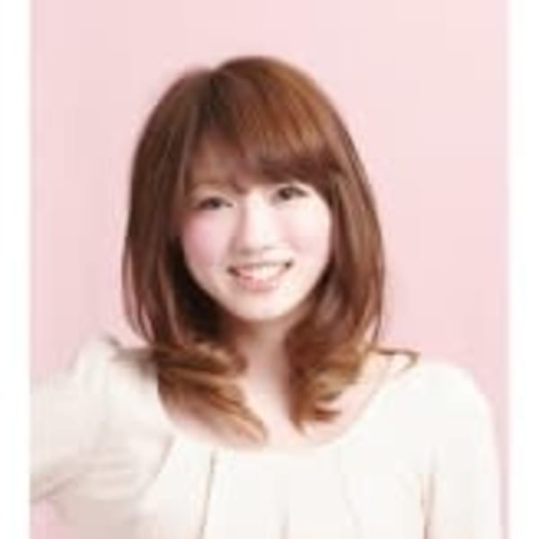 カールで大人かわいい簡単スタイリングな小顔スウィートロング