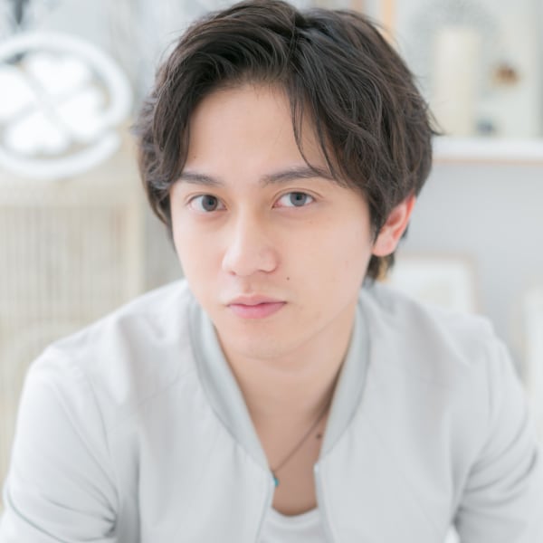 ビジネスでも◎ワイルドアップバング エアリーウェーブ