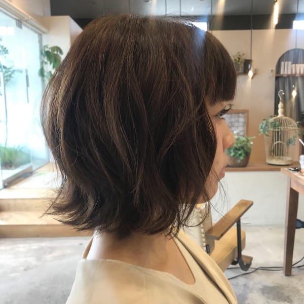 小顔補正立体カット外ハネボブスタイル