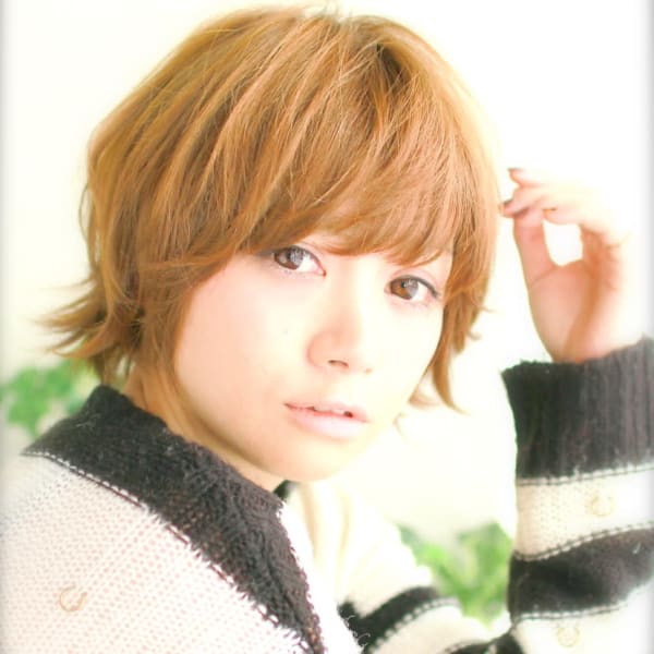 ふわっとカジュアルショート～サイドパートの毛の流れでおしゃれ|Mon Coeur