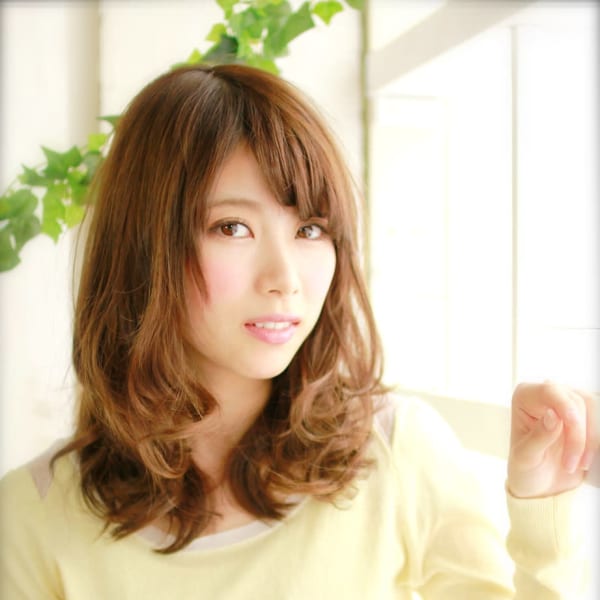 おしゃれにカフェで待ち合わせ　ルーズウェーブ　|Mon Coeur