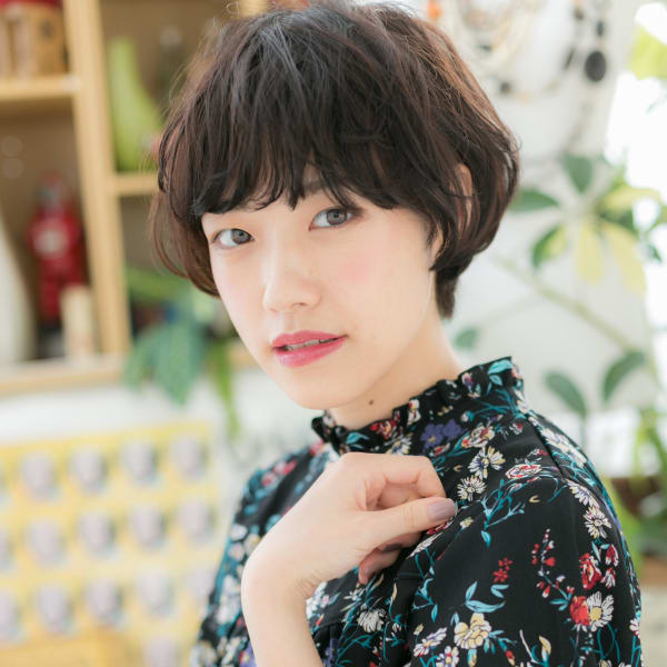 ニュアンス感ある、黒髪大人ボブ