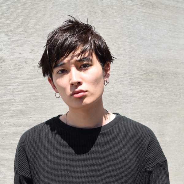 コンパクトなツーブロックマッシュショート|MICHI