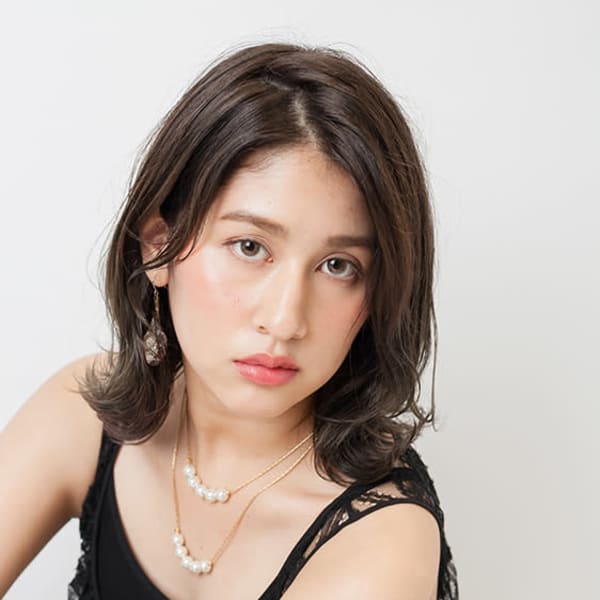 大人かわいいマーメイドアッシュ黒髮風【Attirer飯田裕之