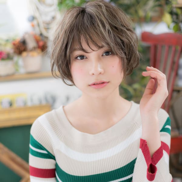 ナチュラルウェーブアシンメトリーショート　スプリングウェーブ