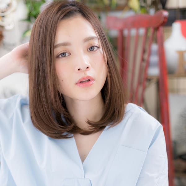 前下がりの小顔ストレートIカールミディ ニュアンスカール