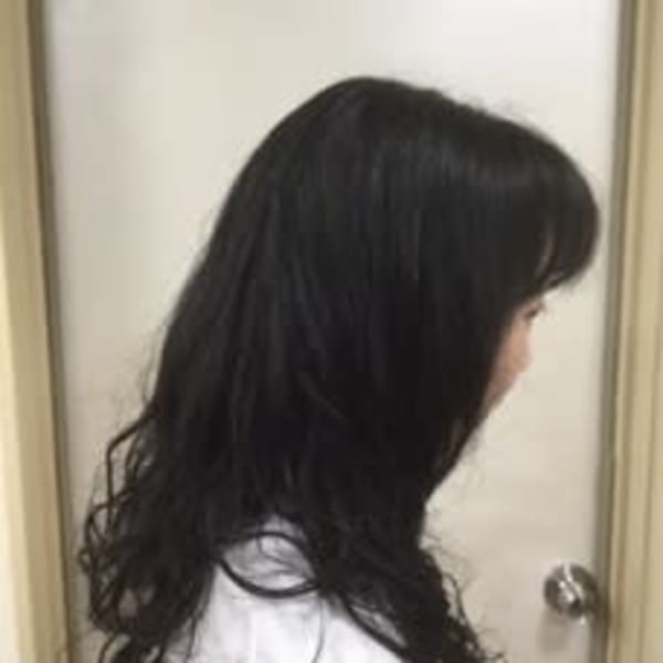 セミロングのデジタルパーマスタイル|ヘアスペース・シャイン