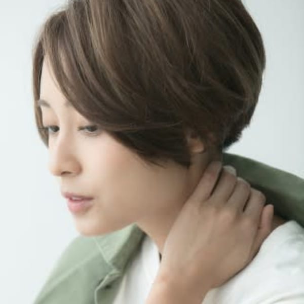  【Euphoria銀座本店】 立体フォルム前下がりショート