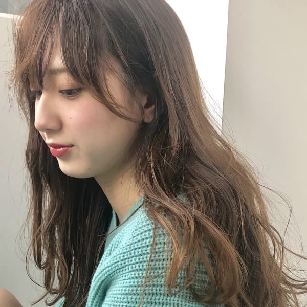 透明感ミントベージュ×デザインカラー×無造作カール|acoron 新宿