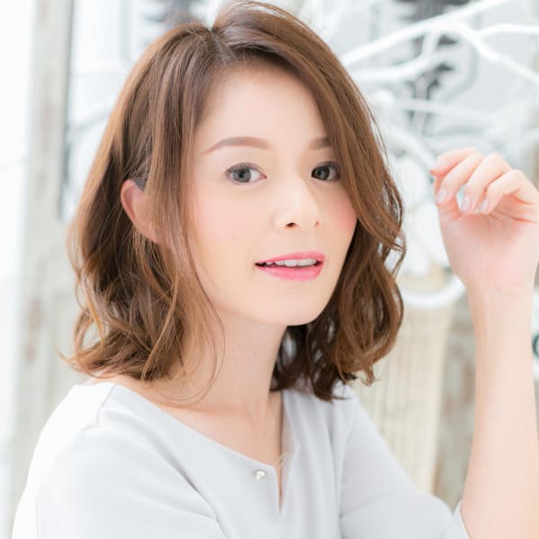 美人顔作る！アシンメトリーくせ毛風セミディ　リッチウェーブ