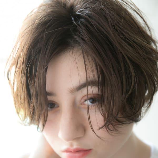 〔自由が丘 AUQWA〕大人かわいい無造作カールショートボブ|AUQWA