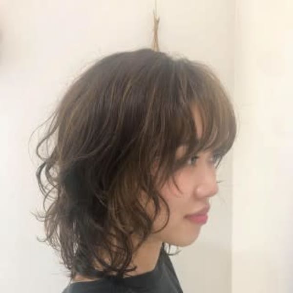 ミディアムウルフ×パーマ