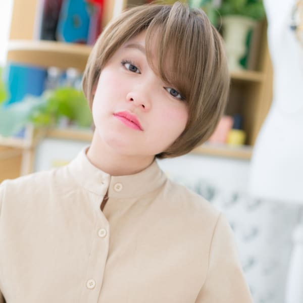 外国人風カラー☆前下がりマッシュショート　エアリーショート