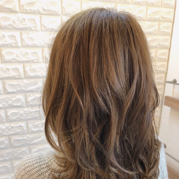 鎖骨ミディアム×こなれ感巻き☆|Pirica hair design