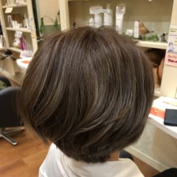 ショートボブ