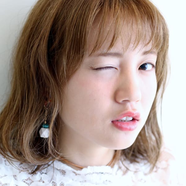 やわらかさと透明感のあるフェミニンボブ|girouette