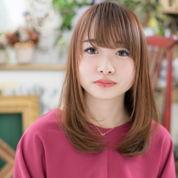 レッドブラウン×斜めバングナチュラルストレート モテロング