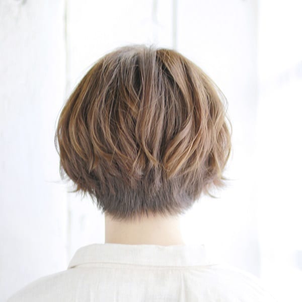 シルエットが生きる大人ボブ