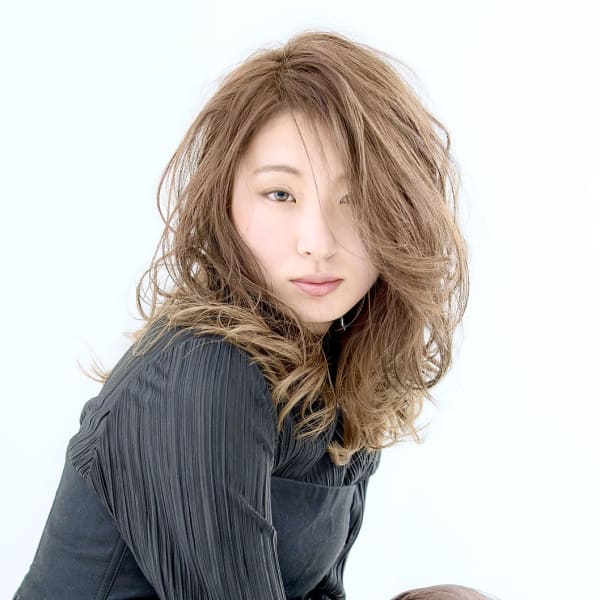 大人ウエットヘアー