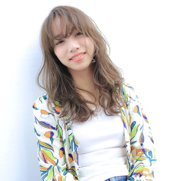 上品な可愛さが新鮮！ クラシカルムードのゆるふわミディ